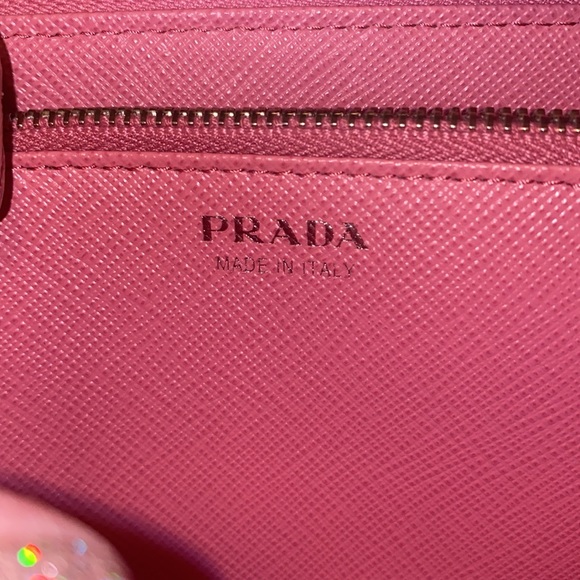 Gorgeous Prada pink saffiano with white trim and silver hardware. - Picture 6 of 6